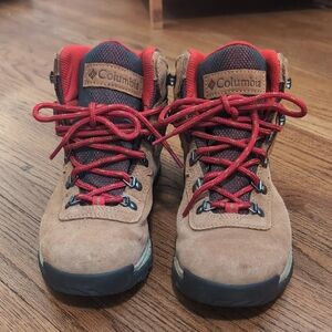 Women's Columbia Hiking Boots